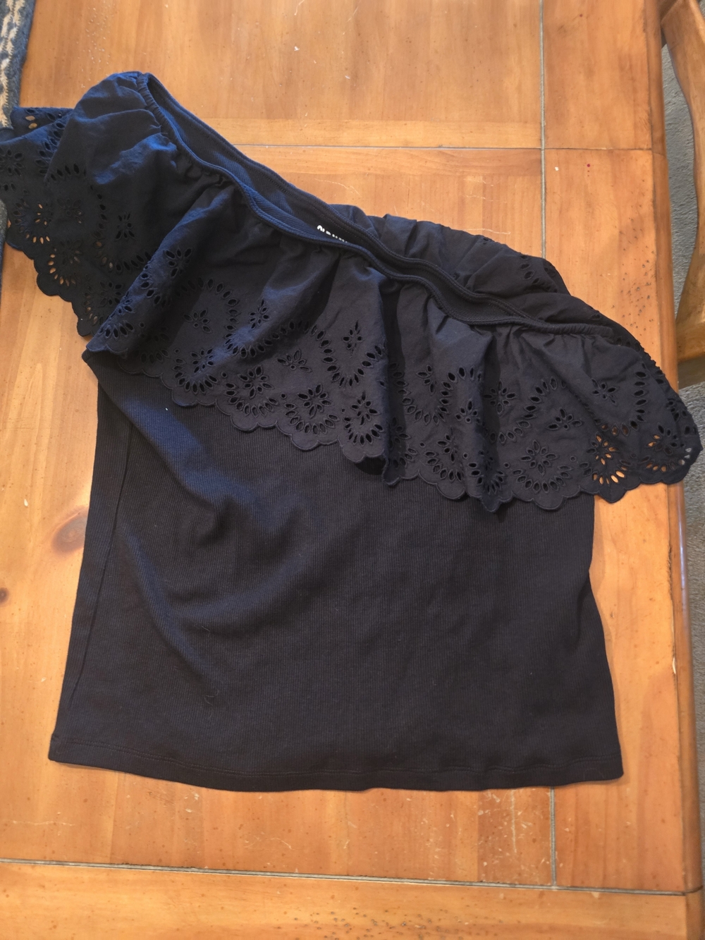Old Navy Black Ribbed Knit Top With One Shoulder Eyelet Ruffle Xl